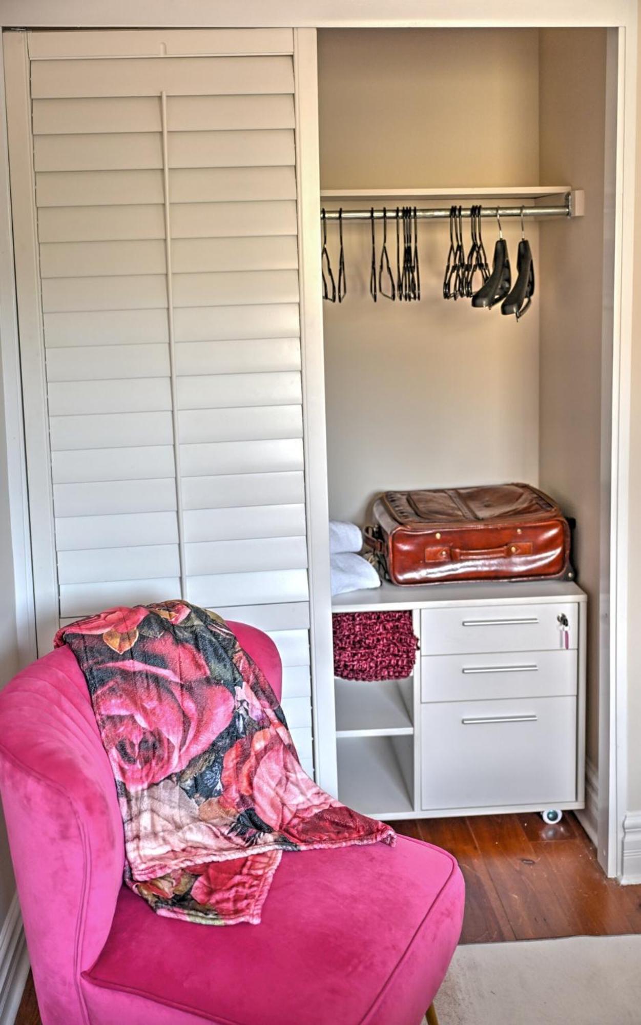 Welcome Home! Acores Bed & Breakfast Toronto Bilik gambar