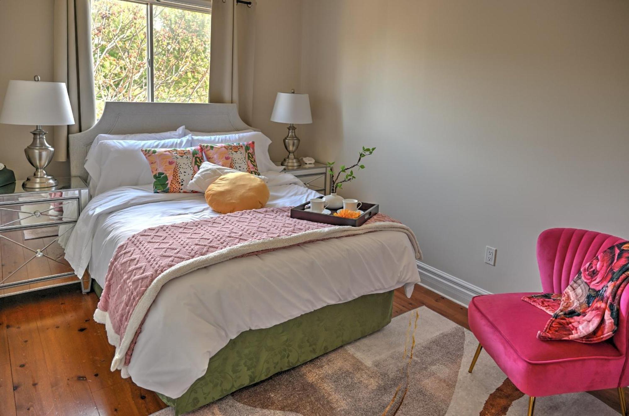 Welcome Home! Acores Bed & Breakfast Toronto Bilik gambar