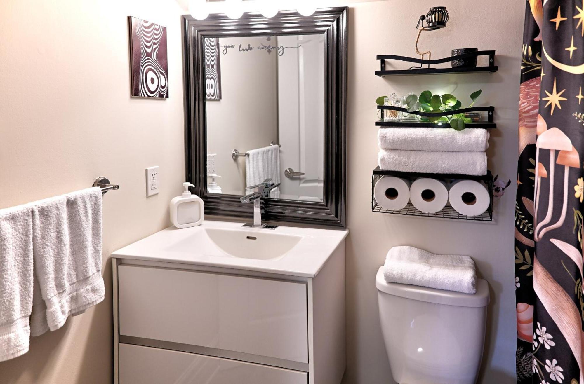 Welcome Home! Acores Bed & Breakfast Toronto Bilik gambar